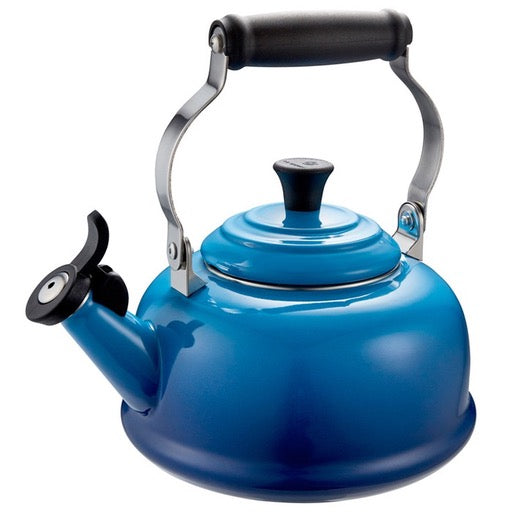 Le Creuset Classic Whistling Kettle, Blueberry 1.6L