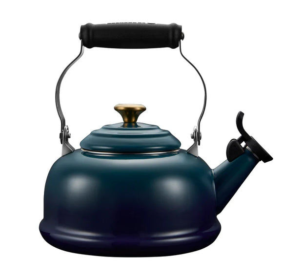 Le Creuset Classic Whistling Kettle, Agave 1.6L