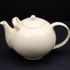 Irish Cream Stoneware Teapot, 2.5L