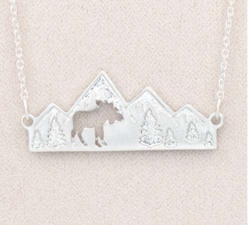 Wildlife Mountain Necklace - Moose (Silver)